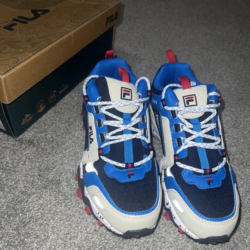 Kids Fila sneakers size 6